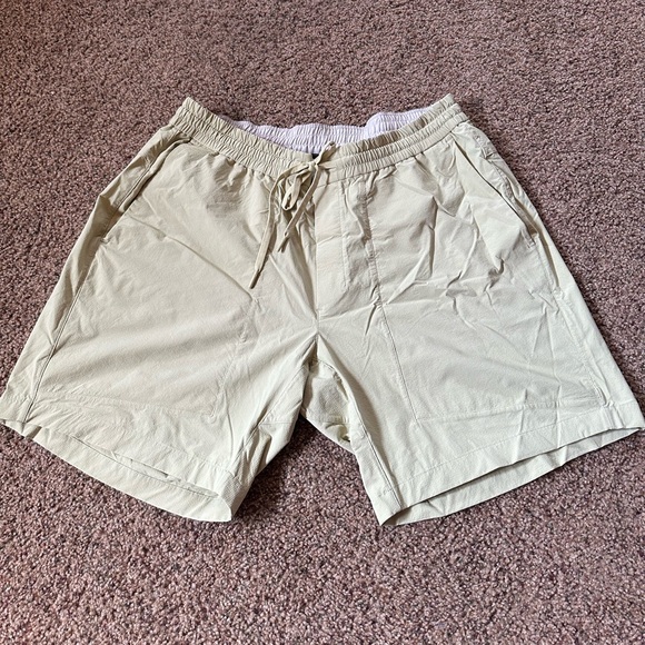 Yellow/Cream Lululemon Shorts “7 XXL - Picture 1 of 3